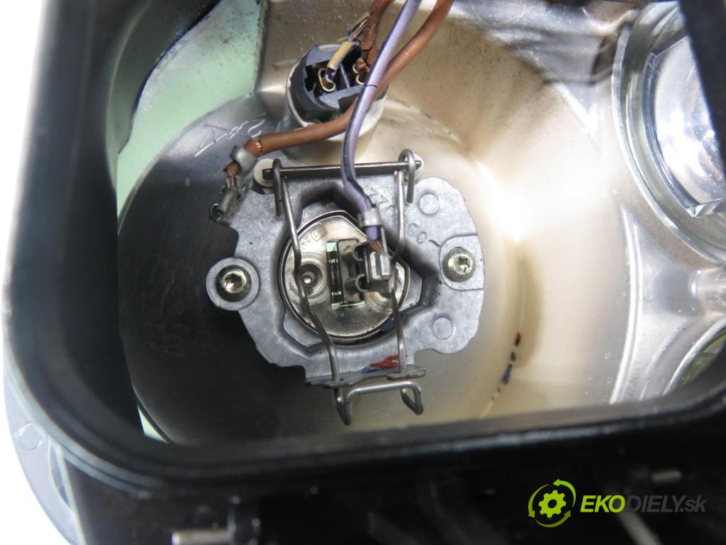 VW GOLF IV (1J1) HB 1998 55,00 1.4 16V 75 - AKQ 1390,00 Svetlo LP 1J1941015B ; 67742010