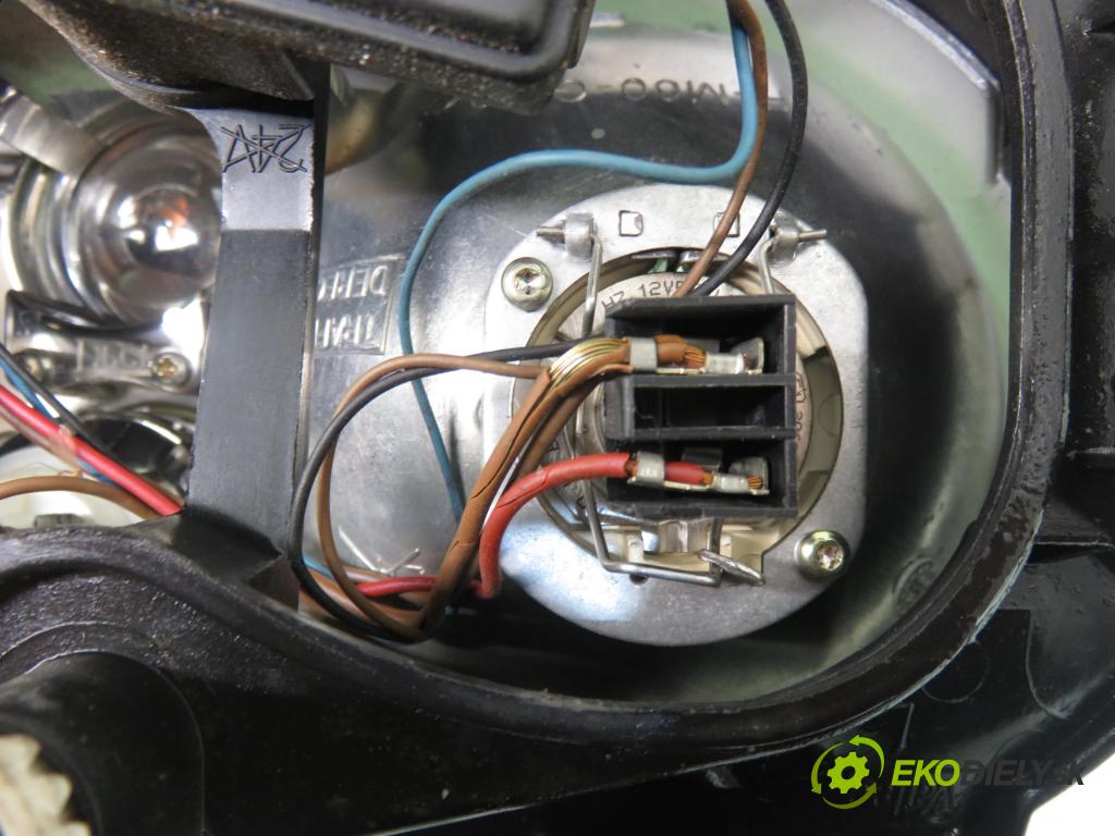 VW GOLF IV (1J1) HB 1998 55,00 1.4 16V 75 - AKQ 1390,00 Svetlo LP 1J1941015B ; 67742010