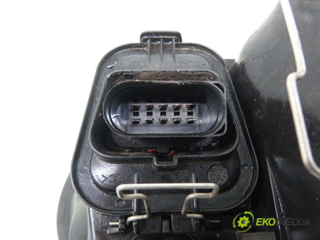 VW GOLF IV (1J1) HB 1998 55,00 1.4 16V 75 - AKQ 1390,00 Svetlo LP 1J1941015B ; 67742010