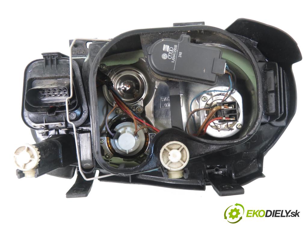 VW GOLF IV (1J1) HB 1998 55,00 1.4 16V 75 - AKQ 1390,00 Svetlo LP 1J1941015B ; 67742010