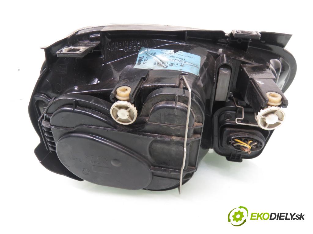 VW GOLF IV (1J1) HB 1998 55,00 1.4 16V 75 - AKQ 1390,00 Svetlo LP 1J1941015B ; 67742010