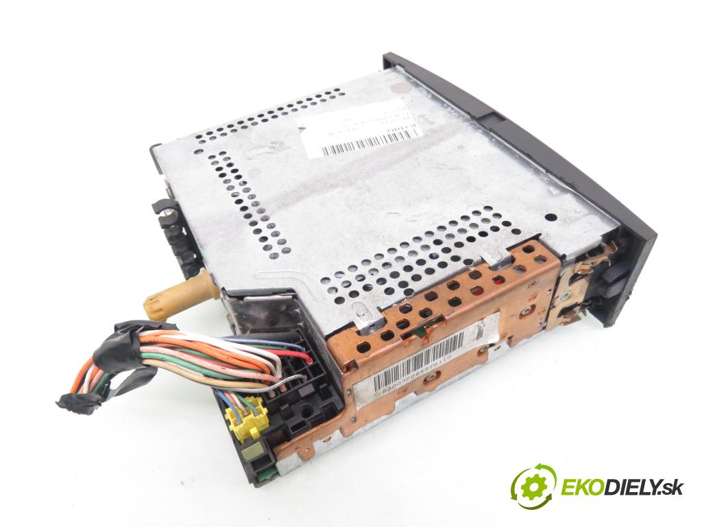 RENAULT SCENIC II (JM0/1_) MINIVAN 2005 78,00 1.5 dCi 106 - K9K 732 1461,00 RADIO CD 8200300858