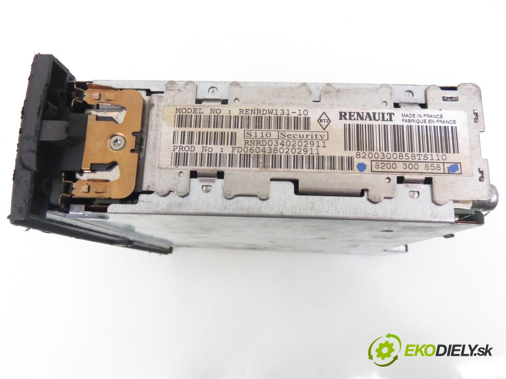 RENAULT SCENIC II (JM0/1_) MINIVAN 2005 78,00 1.5 dCi 106 - K9K 732 1461,00 RADIO CD 8200300858