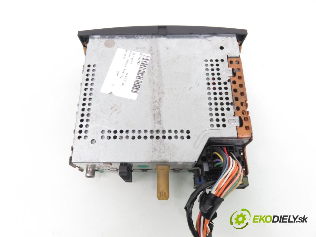 RENAULT SCENIC II (JM0/1_) MINIVAN 2005 78,00 1.5 dCi 106 - K9K 732 1461,00 RADIO CD 8200300858