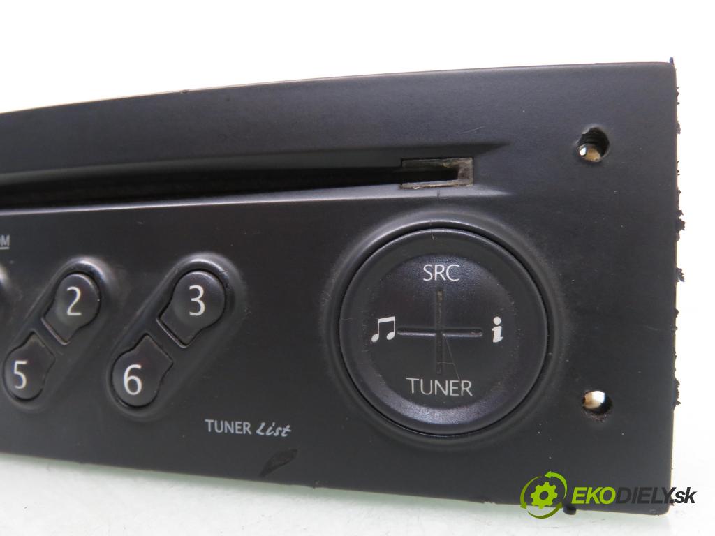 RENAULT SCENIC II (JM0/1_) MINIVAN 2005 78,00 1.5 dCi 106 - K9K 732 1461,00 RADIO CD 8200300858