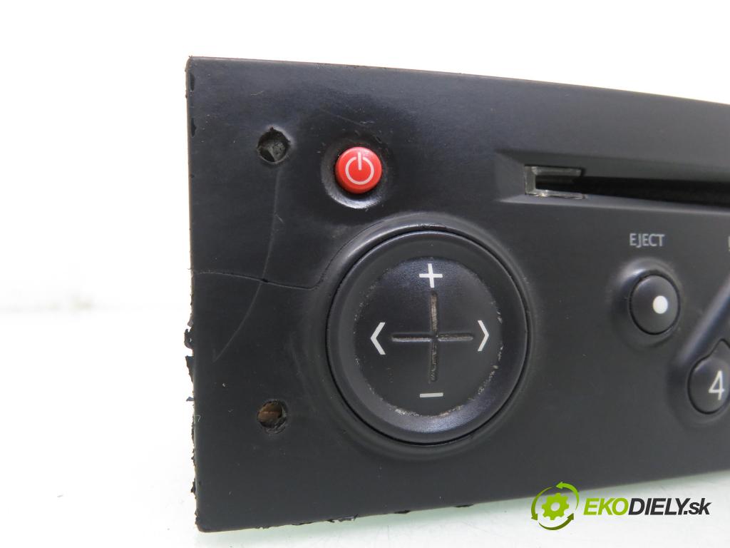 RENAULT SCENIC II (JM0/1_) MINIVAN 2005 78,00 1.5 dCi 106 - K9K 732 1461,00 RADIO CD 8200300858