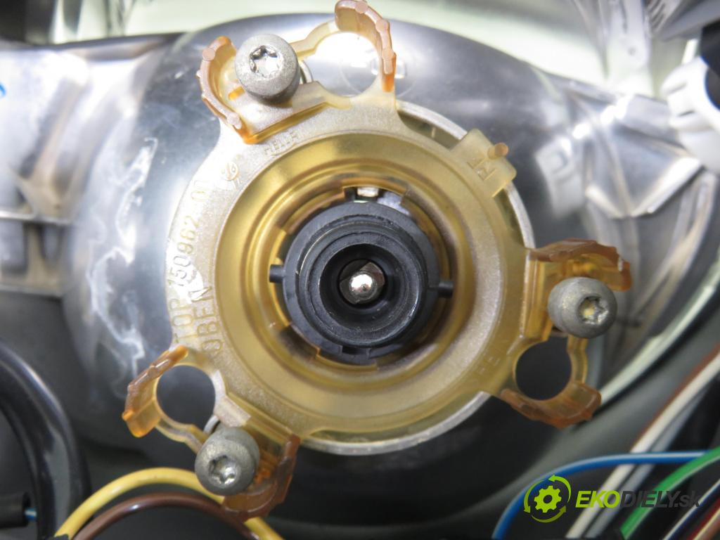 MERCEDES-BENZ KLASA E T-Model (S210) KOMBI 1997 110,00 E 230 T (210.237) - M 111.970 2295,00 Svetlo PP