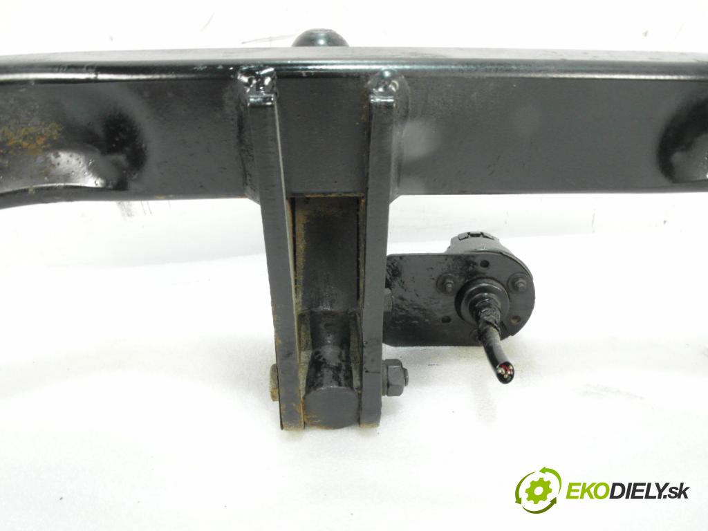 CITROEN C-CROSSER (EP_) SUV 2011 115,00 2.2 HDi 160 - 4HN (DW12MTED4) 2179,00 Hák 