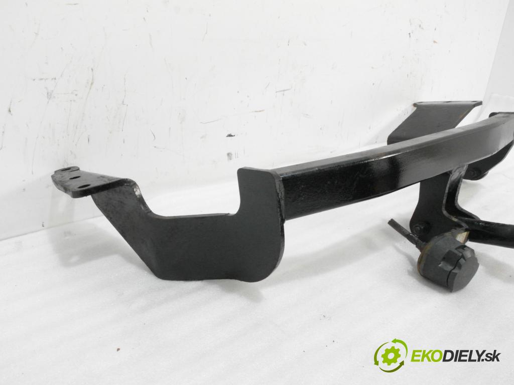 CITROEN C-CROSSER (EP_) SUV 2011 115,00 2.2 HDi 160 - 4HN (DW12MTED4) 2179,00 Hák