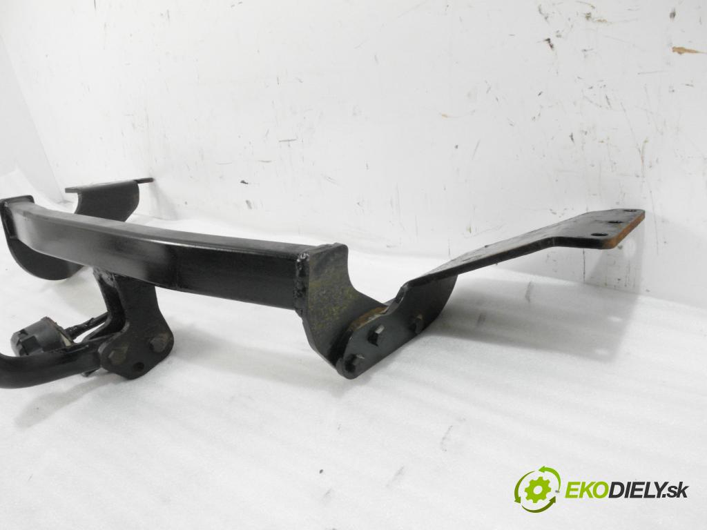 CITROEN C-CROSSER (EP_) SUV 2011 115,00 2.2 HDi 160 - 4HN (DW12MTED4) 2179,00 Hák