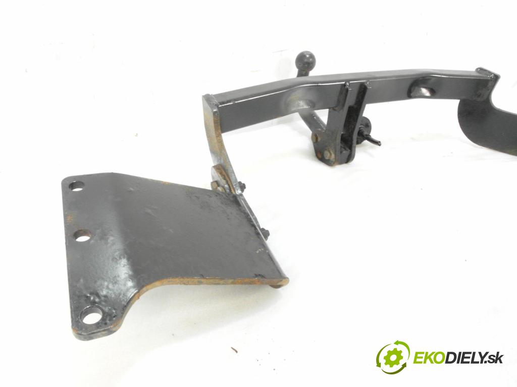 CITROEN C-CROSSER (EP_) SUV 2011 115,00 2.2 HDi 160 - 4HN (DW12MTED4) 2179,00 Hák