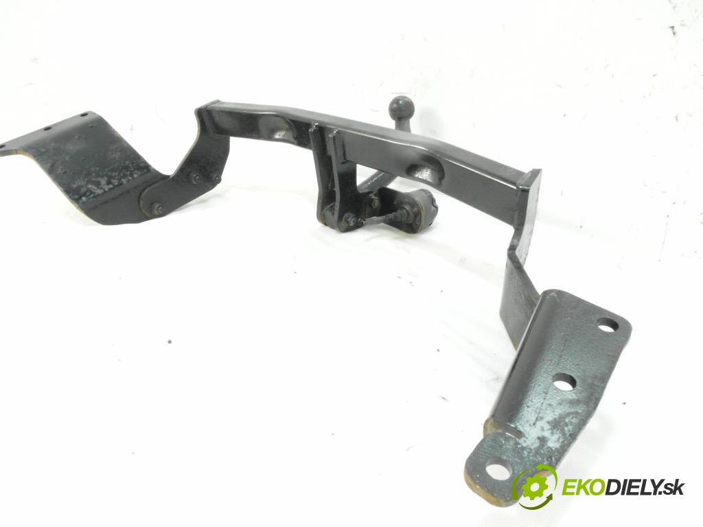 CITROEN C-CROSSER (EP_) SUV 2011 115,00 2.2 HDi 160 - 4HN (DW12MTED4) 2179,00 Hák