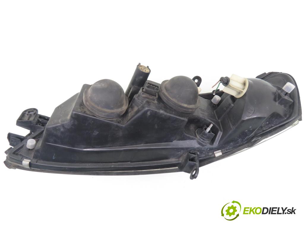 OPEL VECTRA B (J96) SEDAN 1997 74,00 1.6 16V 100 1598,00 Svetlo PP 