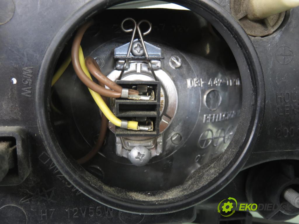 OPEL VECTRA B (J96) SEDAN 1997 74,00 1.6 16V 100 1598,00 Svetlo PP