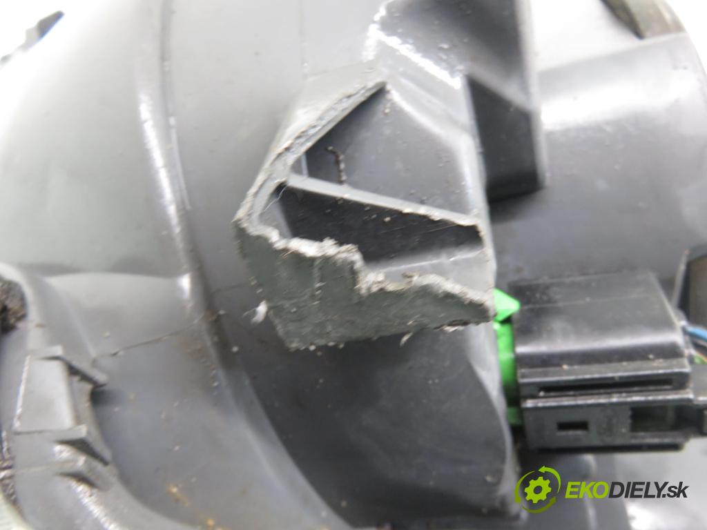 FORD FIESTA V (JH_, JD_) HB 2006 50,00 1.4 TDCi 8V 68 - F6JA 1399,00 Svetlo PP 0301224304 ; 6S6113W029CD ; 6S6113W029