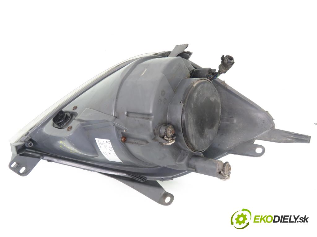 FORD FIESTA V (JH_, JD_) HB 2006 50,00 1.4 TDCi 8V 68 - F6JA 1399,00 Svetlo LP 