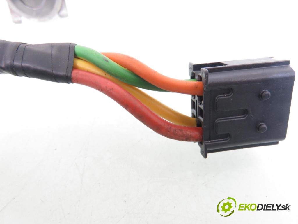 DACIA LOGAN (LS_) KOMBIVAN 2009 64,00 1.6 (LSOB, LSOD, LSOF, LSOH) - K7M 710 1598,00 spinačka / zámky 8200826300B