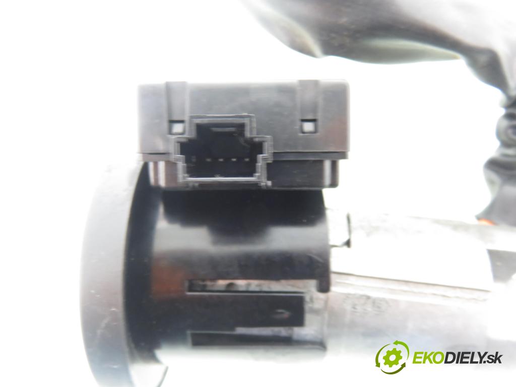 DACIA LOGAN (LS_) KOMBIVAN 2009 64,00 1.6 (LSOB, LSOD, LSOF, LSOH) - K7M 710 1598,00 spinačka / zámky 8200826300B