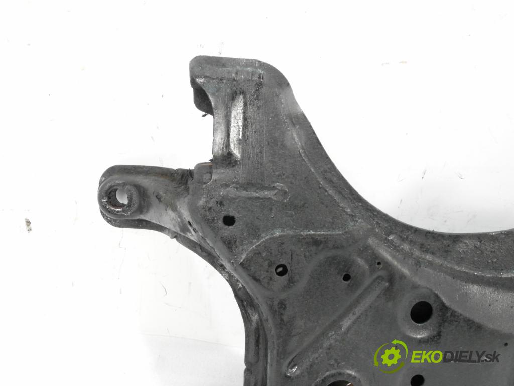 TOYOTA COROLLA Verso (_E12_) MINIVAN 2002 66,00 2.0 D-4D (CDE120_) - 1CD-FTV 1995,00 predný