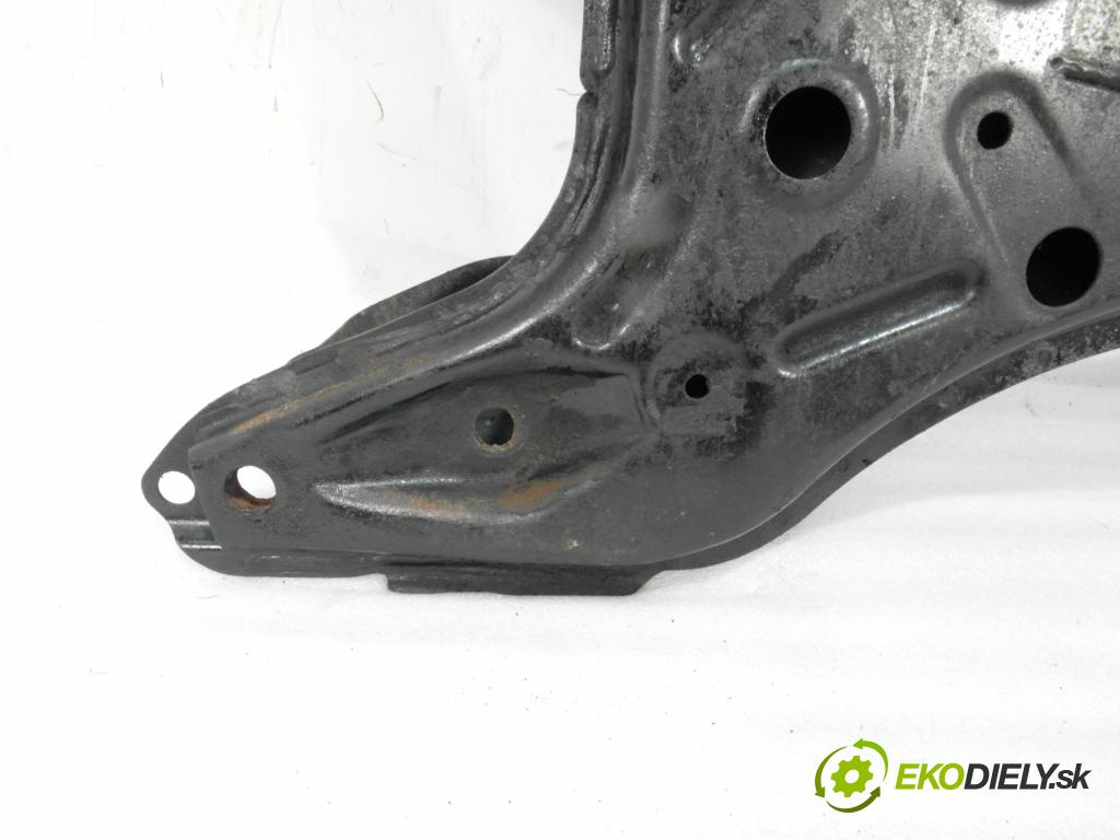 TOYOTA COROLLA Verso (_E12_) MINIVAN 2002 66,00 2.0 D-4D (CDE120_) - 1CD-FTV 1995,00 predný