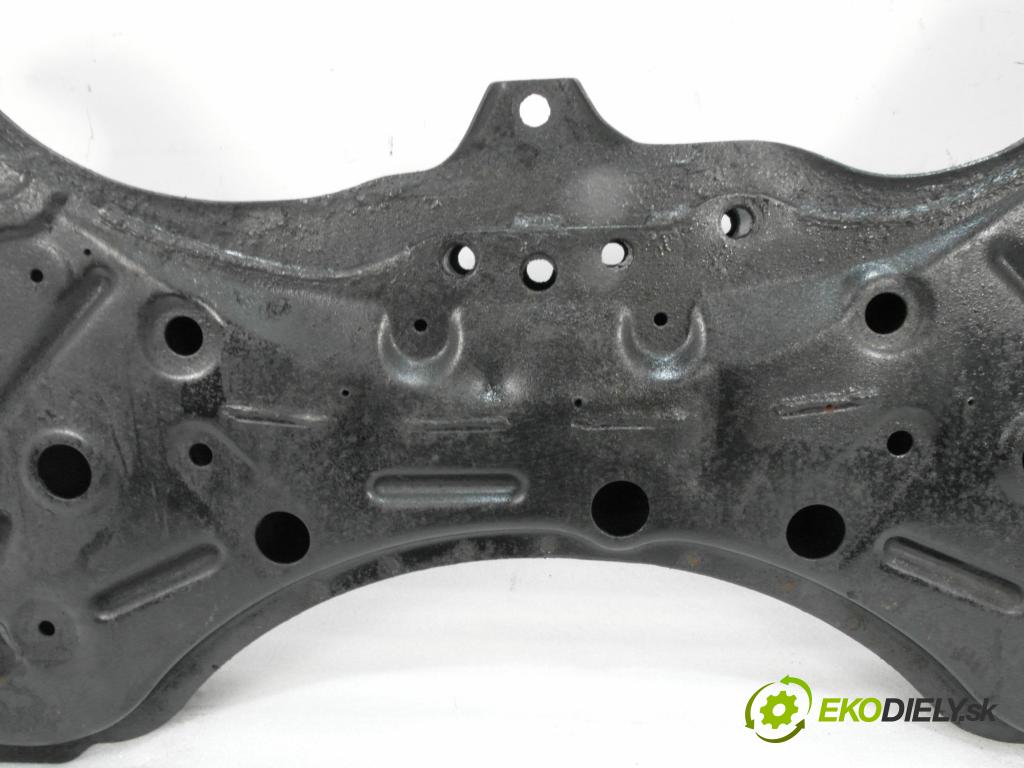 TOYOTA COROLLA Verso (_E12_) MINIVAN 2002 66,00 2.0 D-4D (CDE120_) - 1CD-FTV 1995,00 predný