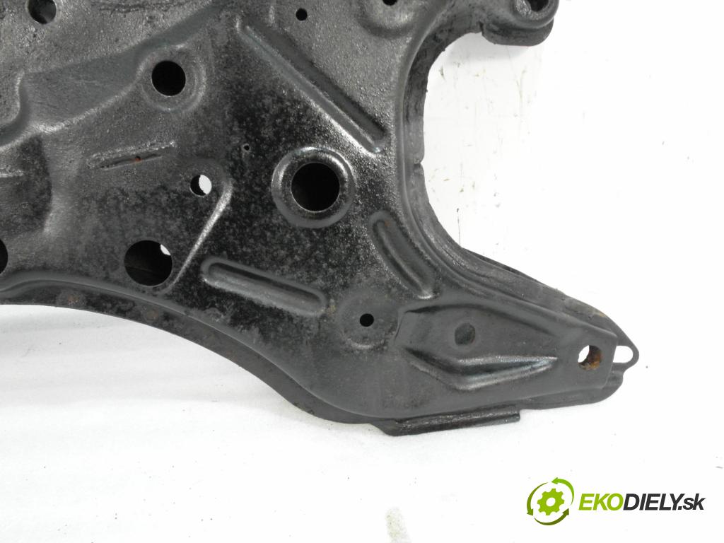 TOYOTA COROLLA Verso (_E12_) MINIVAN 2002 66,00 2.0 D-4D (CDE120_) - 1CD-FTV 1995,00 predný