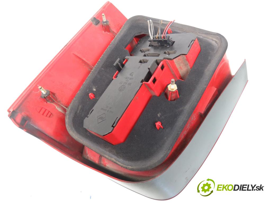 VW PASSAT B5 Variant (3B5) KOMBI 1999 85,00 1.9 TDI - AJM 1896,00 Svetlo ľavé zadné 3B9945111F ; 3B9945257