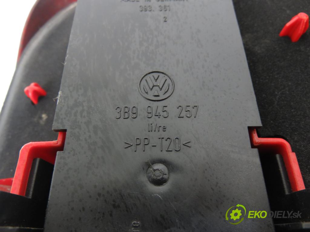 VW PASSAT B5 Variant (3B5) KOMBI 1999 85,00 1.9 TDI - AJM 1896,00 Svetlo ľavé zadné 3B9945111F ; 3B9945257