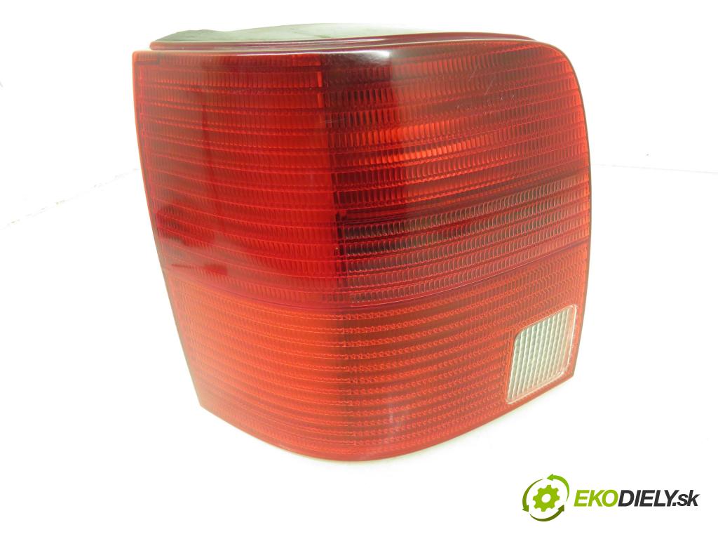 VW PASSAT B5 Variant (3B5) KOMBI 1999 85,00 1.9 TDI - AJM 1896,00 Svetlo ľavé zadné 3B9945111F ; 3B9945257