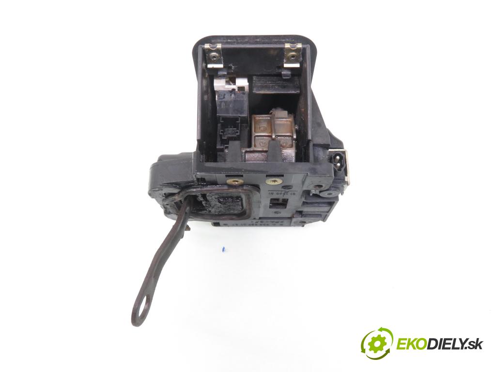 MERCEDES-BENZ KLASA E T-Model (S210) KOMBI 1997 110,00 E 230 T (210.237) - M 111.970 2295,00 ZVEDÁK: A1402670837 ; A1402770298