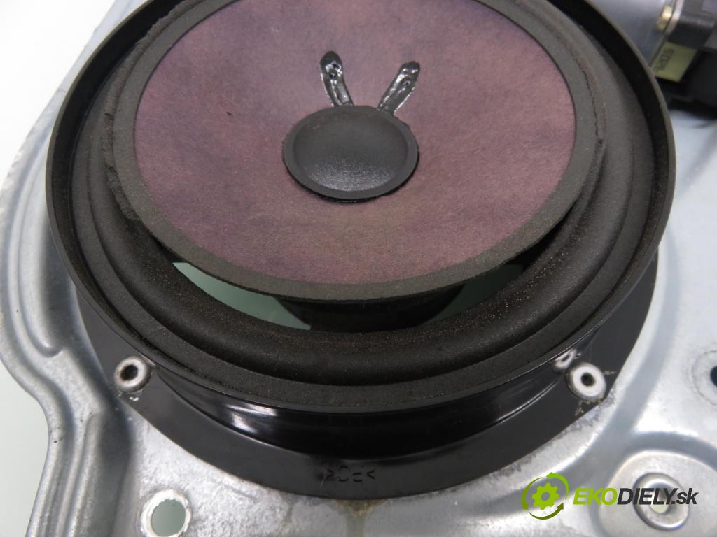 VW PASSAT B5.5 Variant (3B6) KOMBI 2002 85,00 2 - AZM 1984,00 Mechanizmus okien 3B4837756D