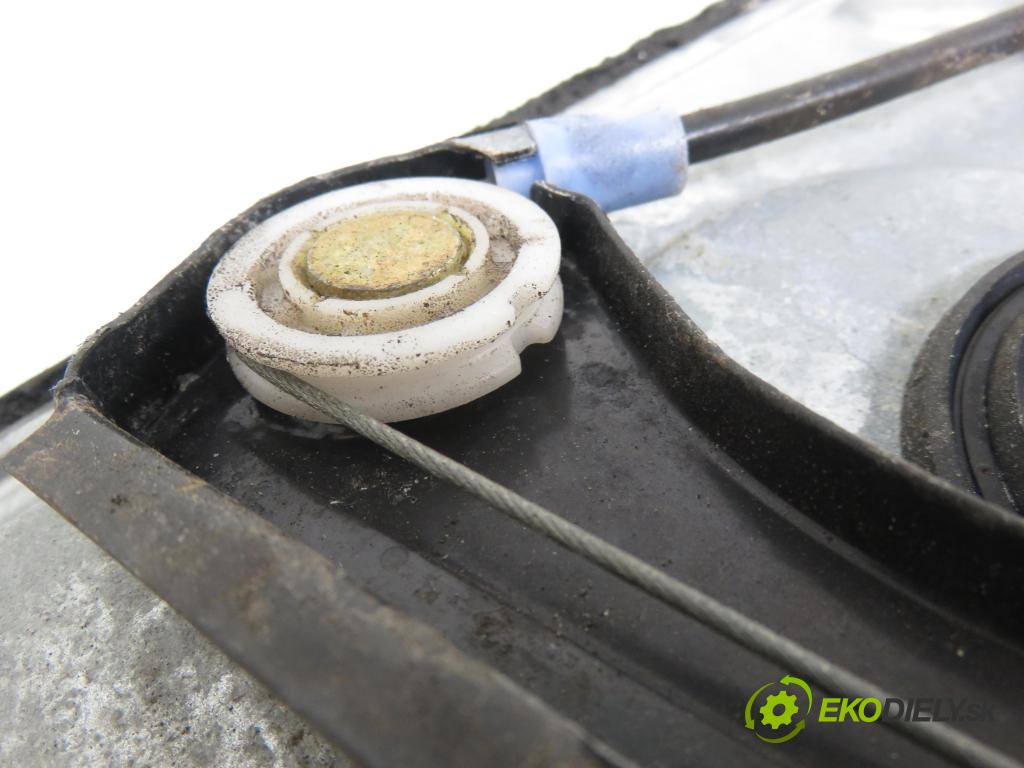 VW PASSAT B5.5 Variant (3B6) KOMBI 2002 85,00 2 - AZM 1984,00 Mechanizmus okien 3B4837756D