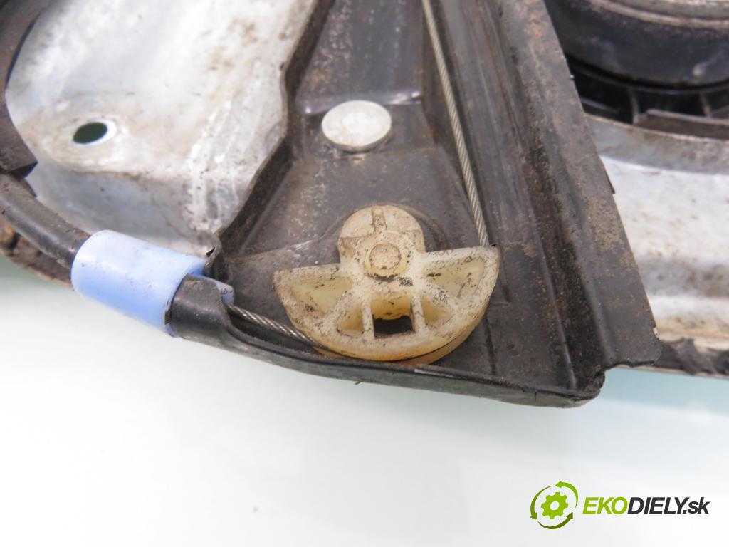 VW PASSAT B5.5 Variant (3B6) KOMBI 2002 85,00 2 - AZM 1984,00 Mechanizmus okien 3B4837756D