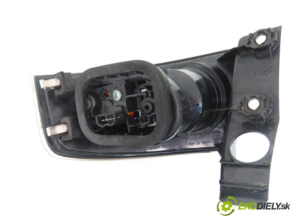 SEAT IBIZA III (6L1) HB 2004 47,00 1.9 SDI - ASY 1896,00 Svetlo ľavé zadné 6L6945095A ; 6L6945111 ; 6L6945095B