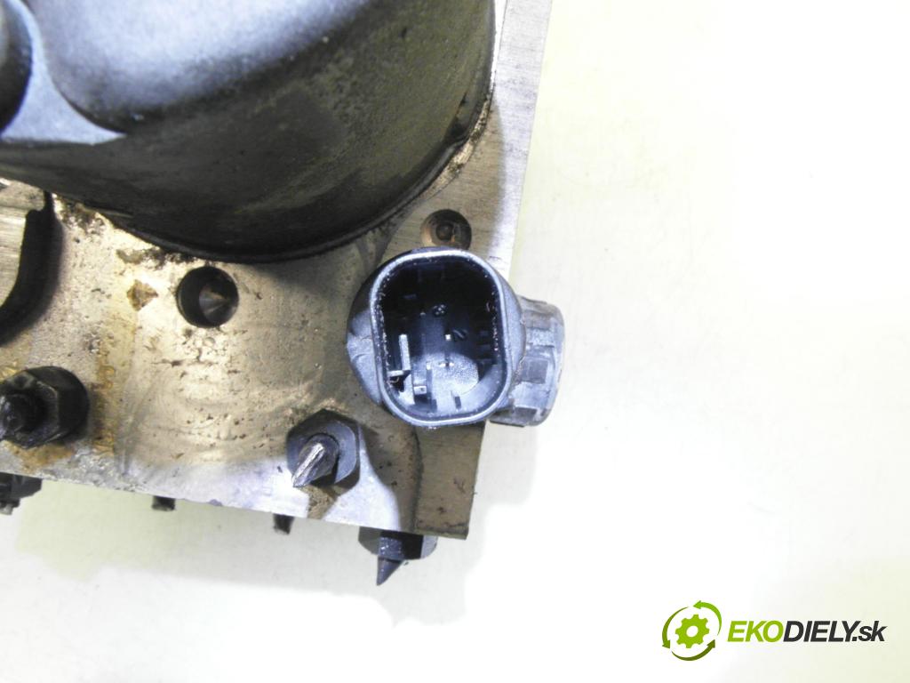 VW PASSAT B5.5 Variant (3B6) KOMBI 2002 85,00 2 - AZM 1984,00 Pumpa ABS 0265950055 ; 4B0614517G ; 0265225124 (Pumpa ABS)