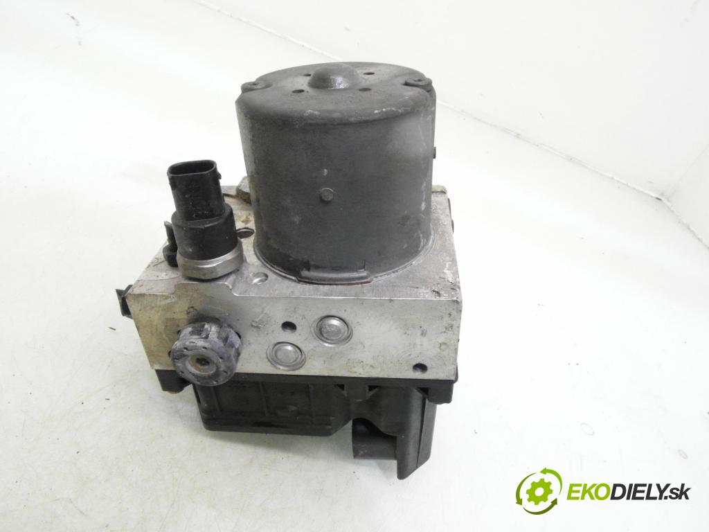 VW PASSAT B5.5 Variant (3B6) KOMBI 2002 85,00 2 - AZM 1984,00 Pumpa ABS 0265950055 ; 4B0614517G ; 0265225124 (Pumpa ABS)