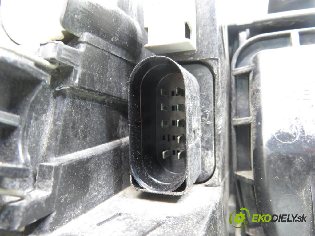 AUDI A4 (8E2, B6) SEDAN 2002 96,00 2.0 20V 130 - ALT 1984,00 Svetlo LP