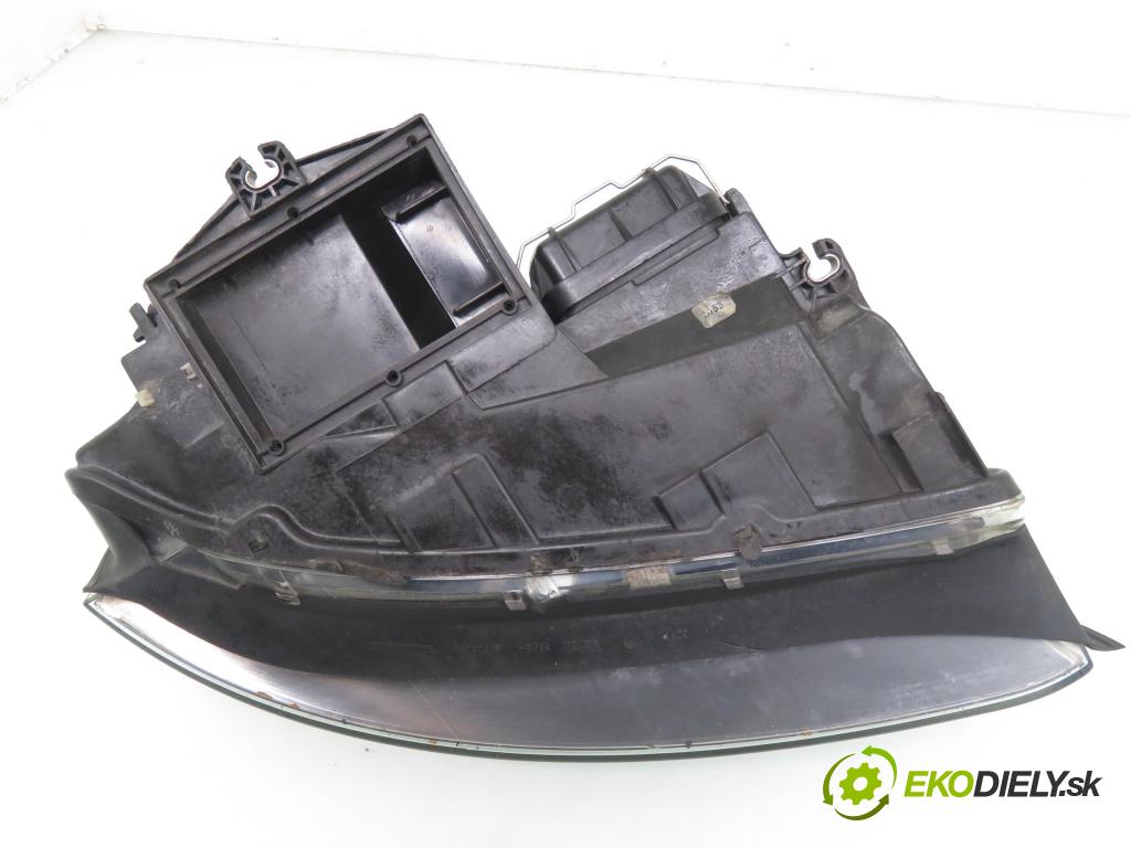 AUDI A4 (8E2, B6) SEDAN 2002 96,00 2.0 20V 130 - ALT 1984,00 Svetlo LP