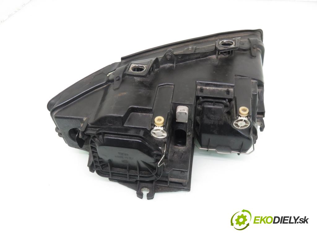 AUDI A4 (8E2, B6) SEDAN 2002 96,00 2.0 20V 130 - ALT 1984,00 Svetlo LP