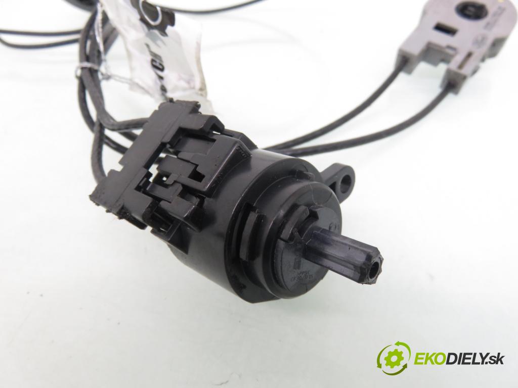 FORD FOCUS (DAW, DBW) HB 2002 85,00 1.8 TDCi - F9DA 1753,00 lanko panel topení 98AB11503AH ; 98AB11504AH