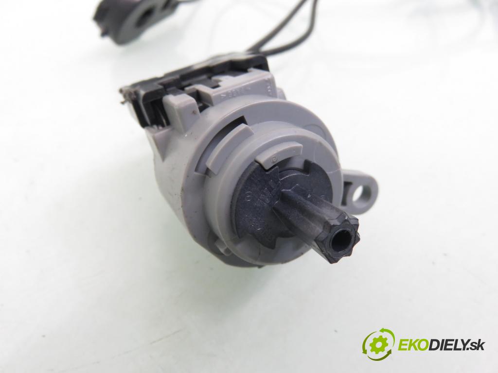 FORD FOCUS (DAW, DBW) HB 2002 85,00 1.8 TDCi - F9DA 1753,00 Lanko panel kúrenia 98AB11503AH ; 98AB11504AH