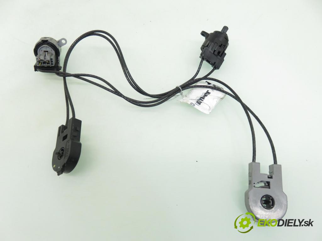 FORD FOCUS (DAW, DBW) HB 2002 85,00 1.8 TDCi - F9DA 1753,00 Lanko panel kúrenia 98AB11503AH ; 98AB11504AH
