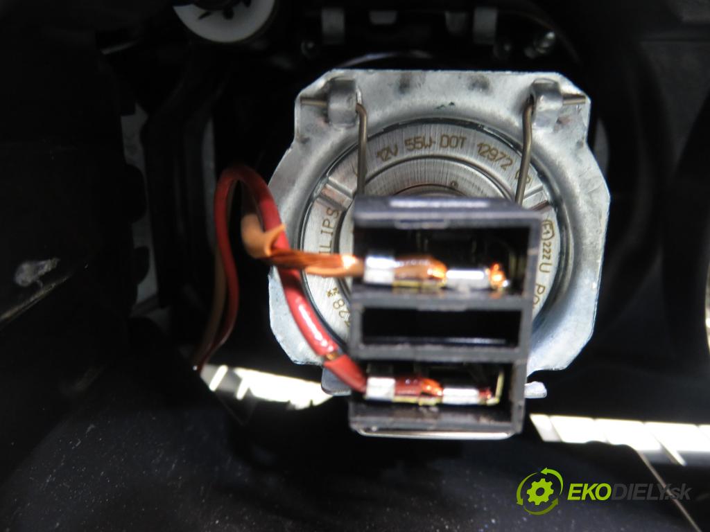 AUDI A4 (8E2, B6) SEDAN 2002 96,00 2.0 20V 130 - ALT 1984,00 Svetlo PP 8E0941004F ; 89305700