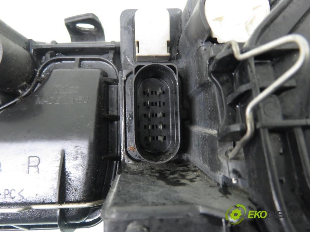 AUDI A4 (8E2, B6) SEDAN 2002 96,00 2.0 20V 130 - ALT 1984,00 Svetlo PP 8E0941004F ; 89305700