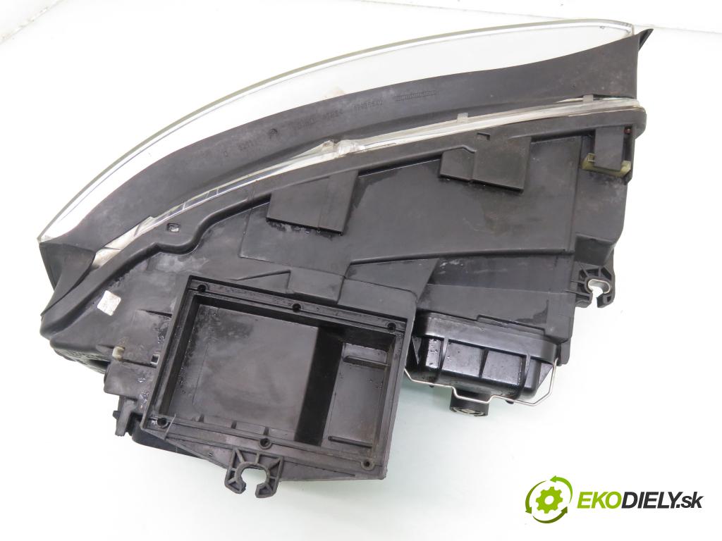 AUDI A4 (8E2, B6) SEDAN 2002 96,00 2.0 20V 130 - ALT 1984,00 Svetlo PP 8E0941004F ; 89305700