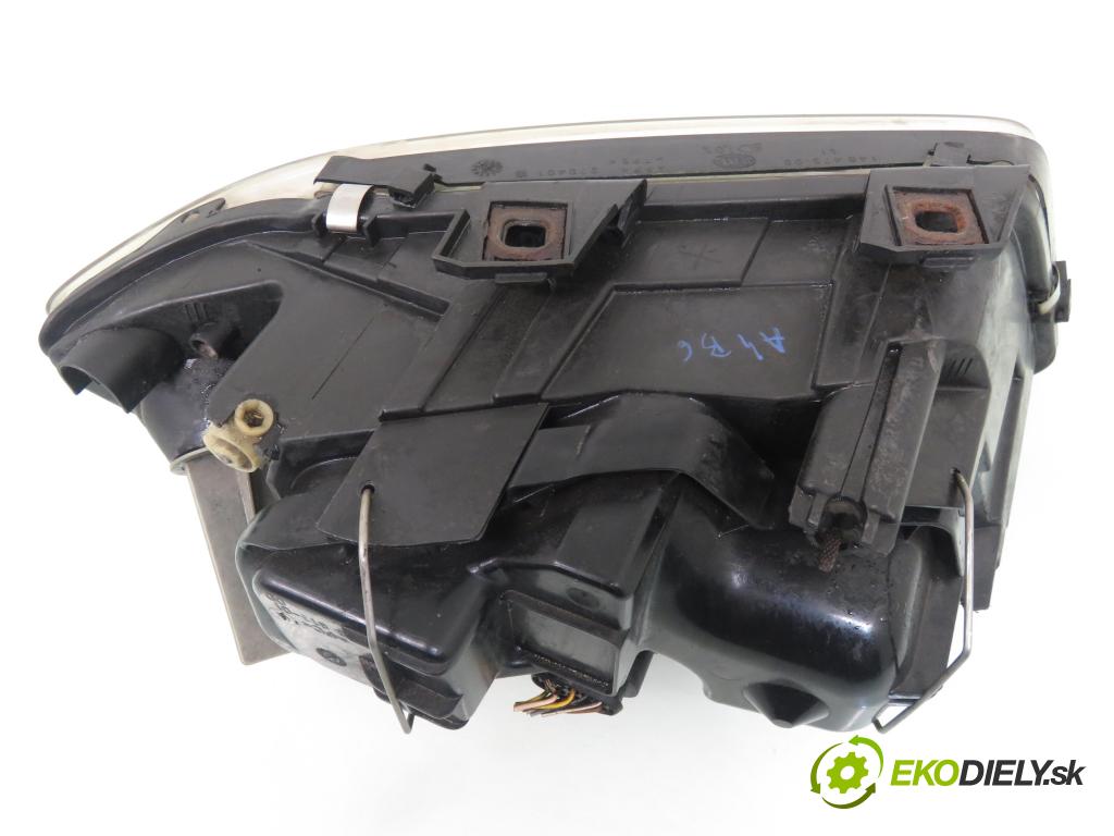 AUDI A6 Avant (4B5, C5) KOMBI 2004 120,00 2.5 TDI V6 163 - BDG 2496,00 Svetlo LP 14847300