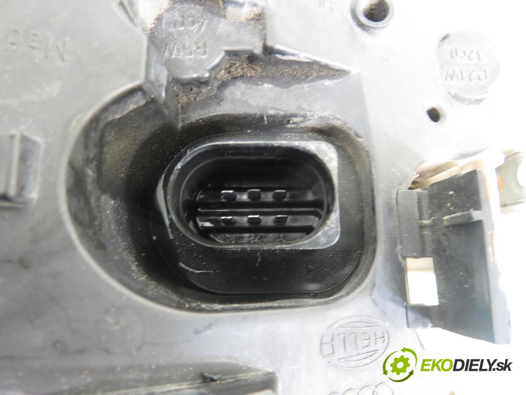 AUDI A4 (8E2, B6) SEDAN 2002 96,00 2.0 20V 130 - ALT 1984,00 Svetlo ľavé zadné