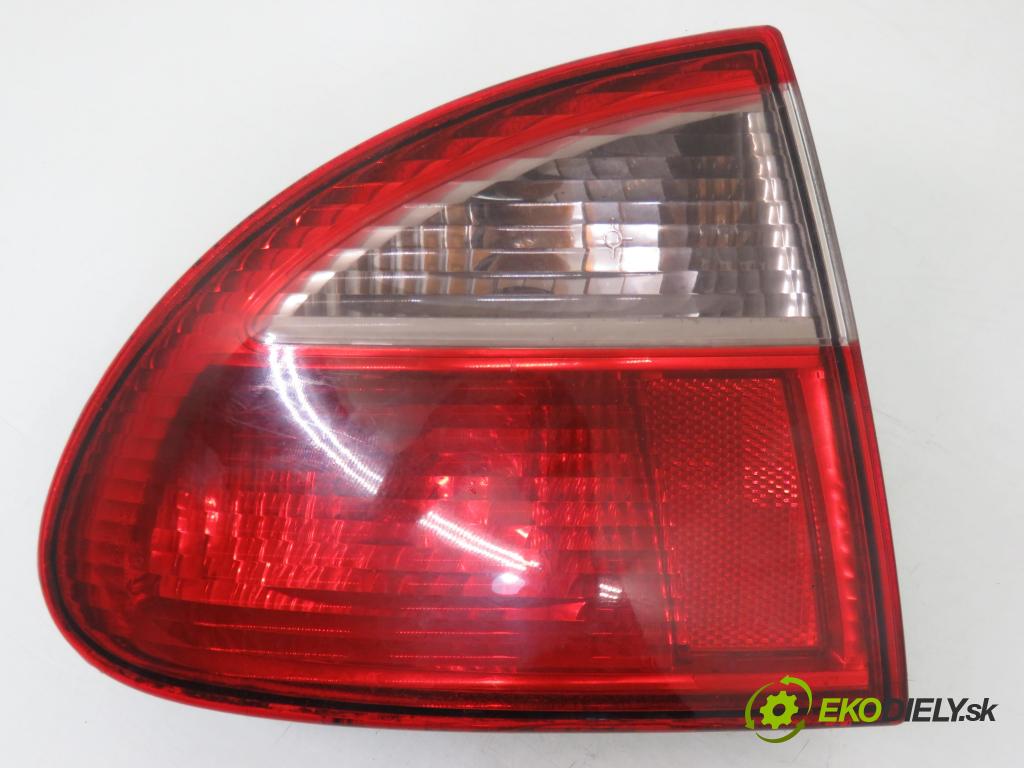 SEAT LEON (1M1) HB 2000 74,00 1.6 - AEH 1595,00 Svetlo ľavé zadné