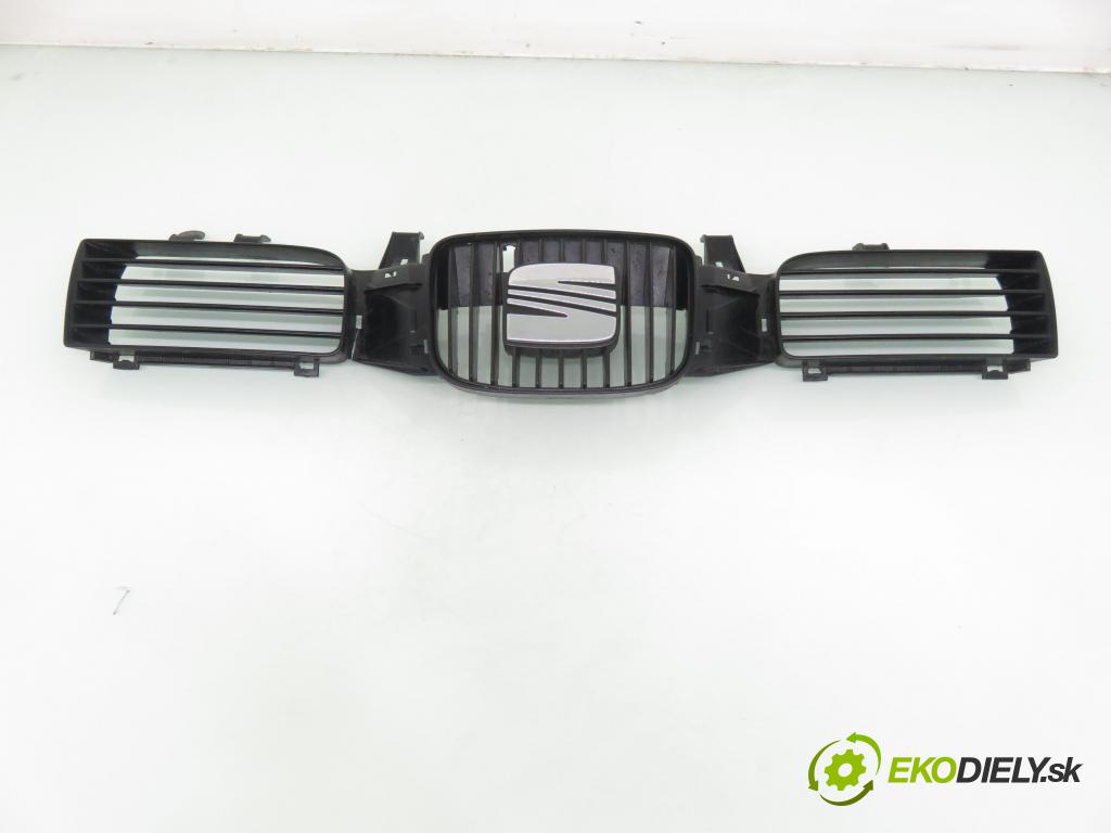 SEAT LEON (1M1) HB 2000 74,00 1.6 - AEH 1595,00 Mriežka / maska 1M0853653 ; 1M0853651F