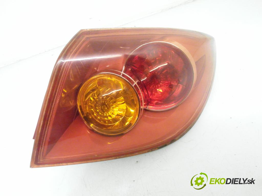 MAZDA 3 (BK) HB 2004 77,00 1.6 - B6ZE 1598,00 Svetlo pravé zadné